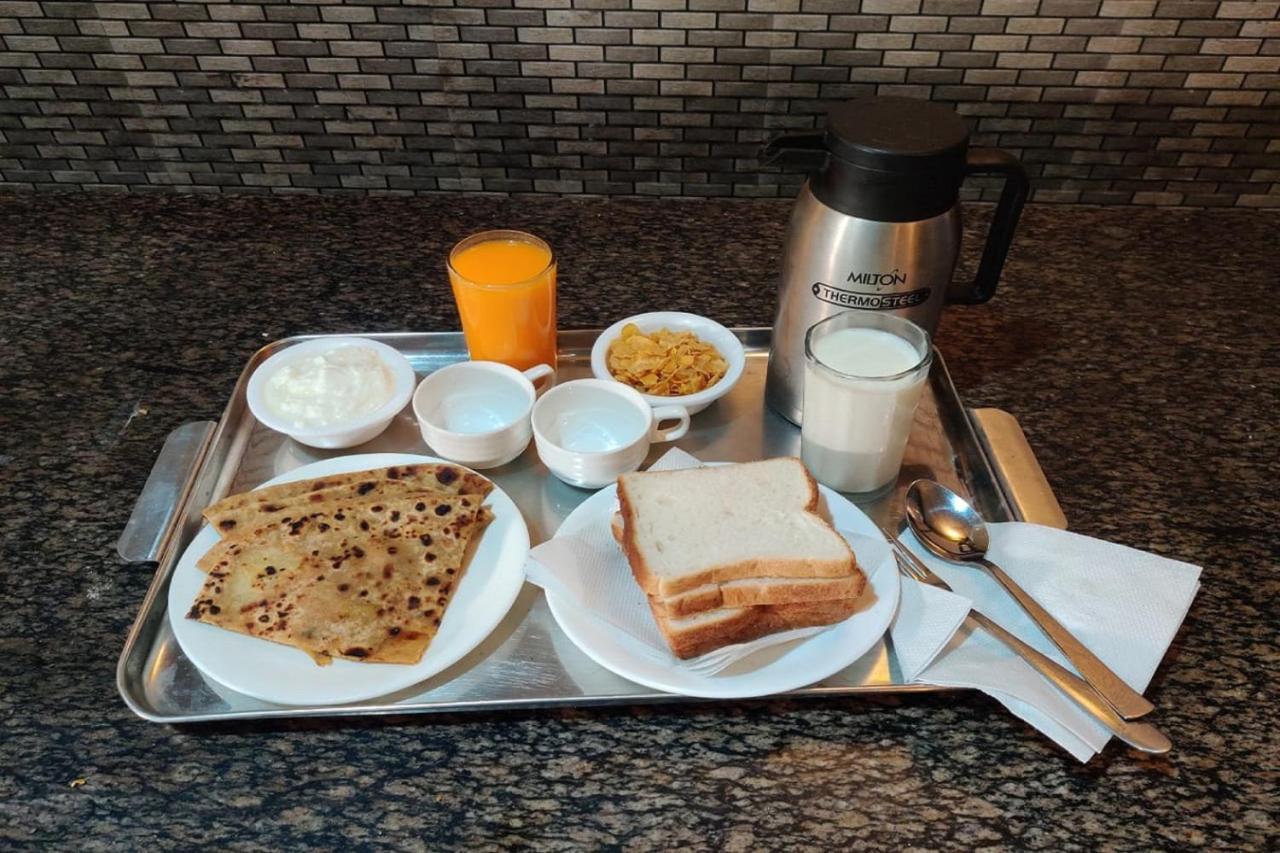 Hotel Radhe Continental Nainital Luaran gambar