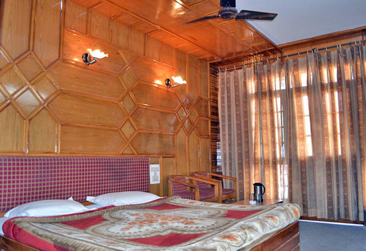 Hotel Radhe Continental Nainital Luaran gambar